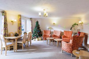 RESIDENTS LOUNGE- click for photo gallery